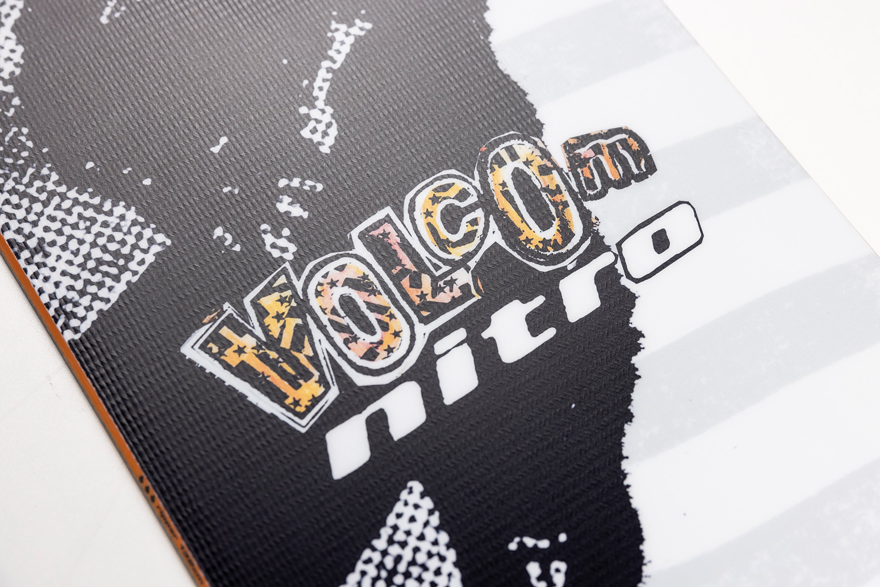 Nitro Ripper Kids 121 planche snowboard enfant Volcom