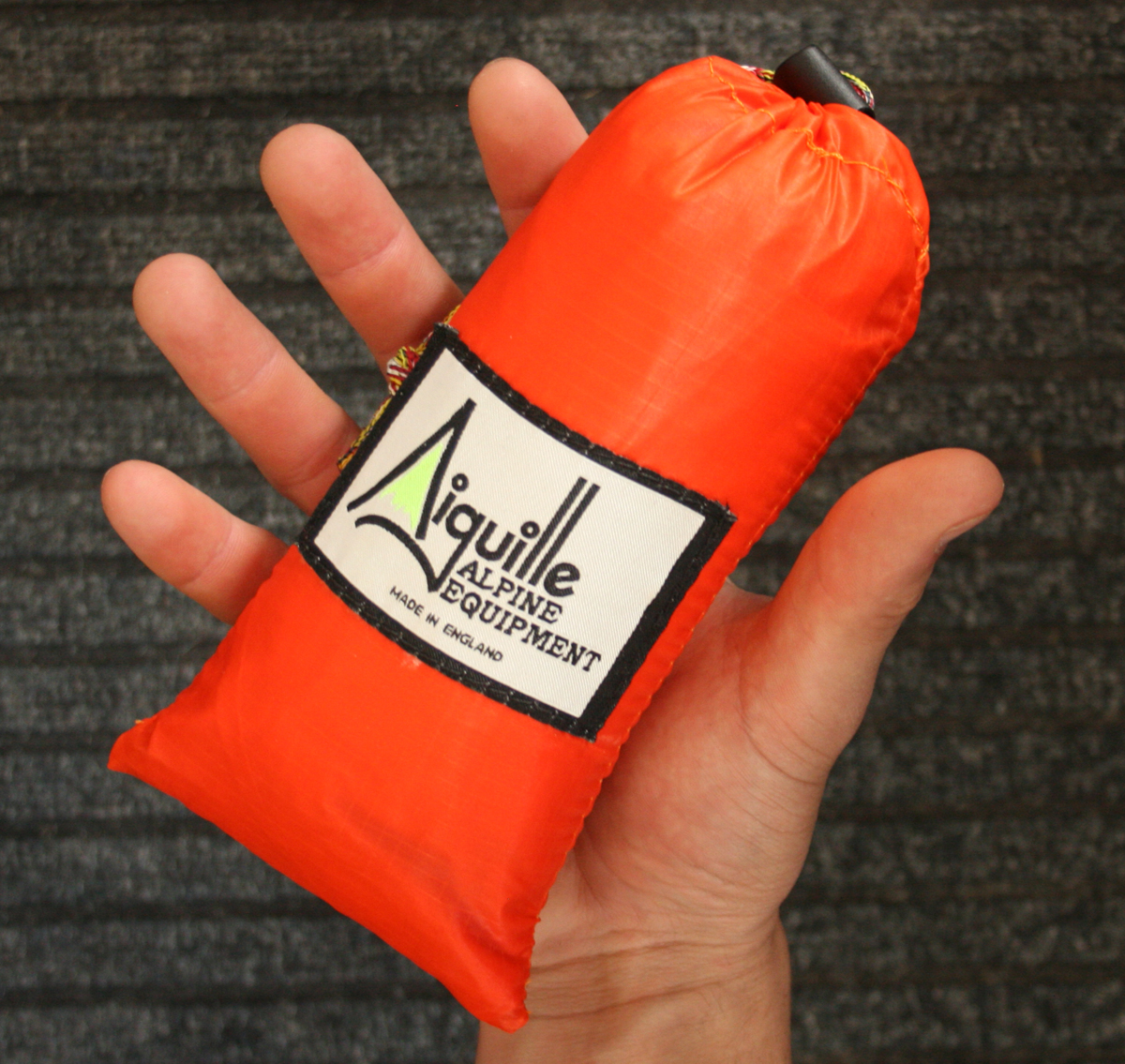 Snowsled Survival Units abri survie nylon hyperléger