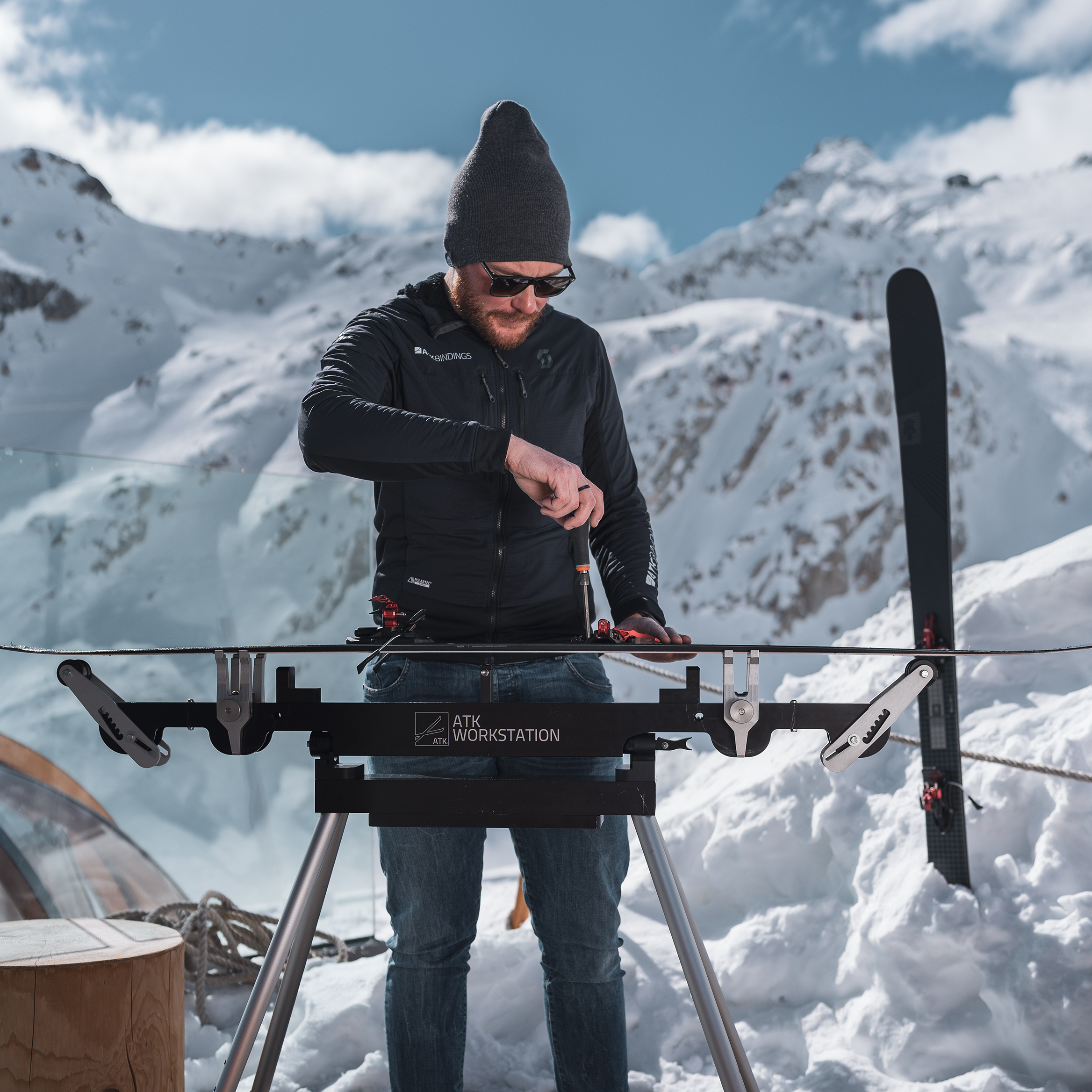 ATK Workstation établi fartage ski noir universel