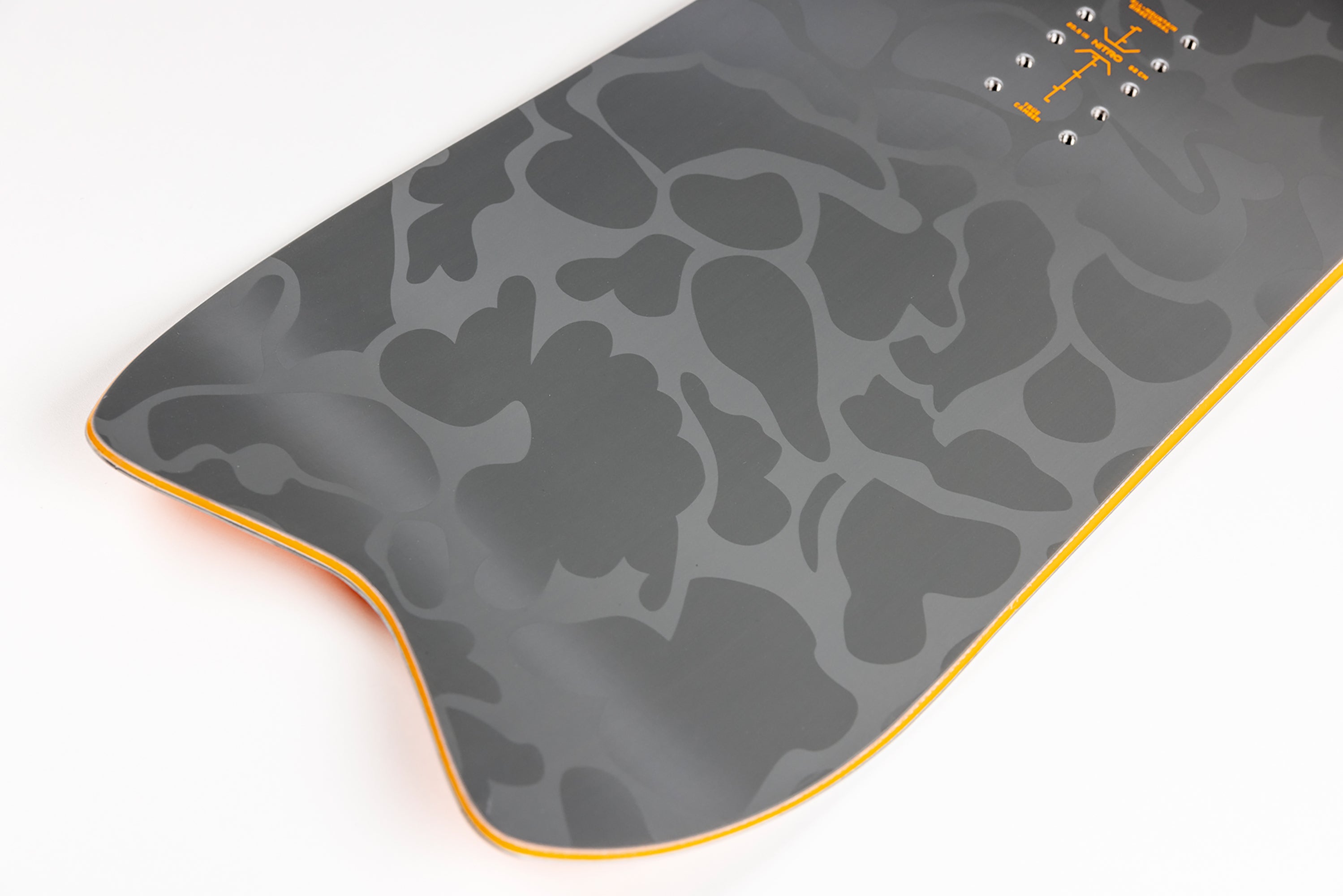 Nitro Dinghy snowboard homme 155w poudreuse