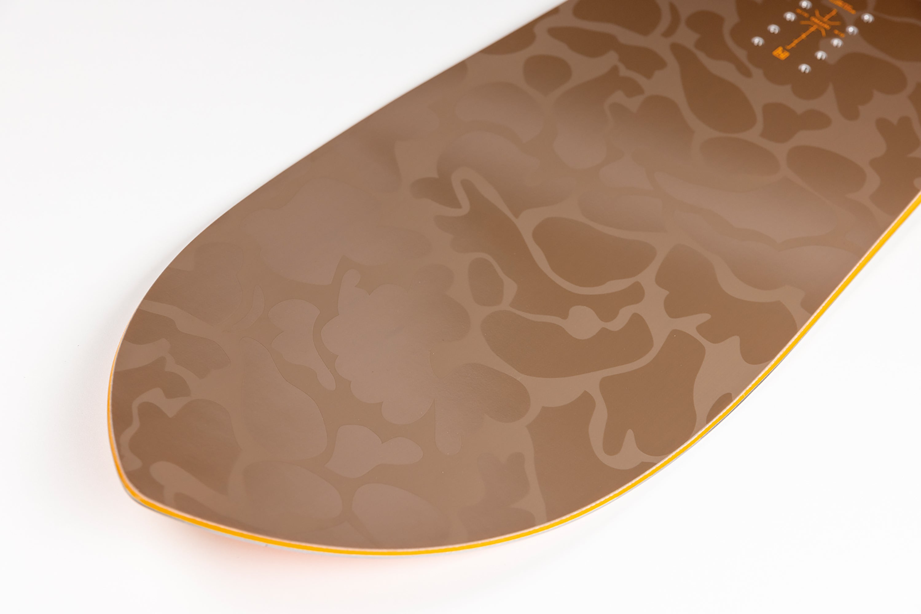 Nitro Fintwin 154W planche snowboard swallowtail poudreuse
