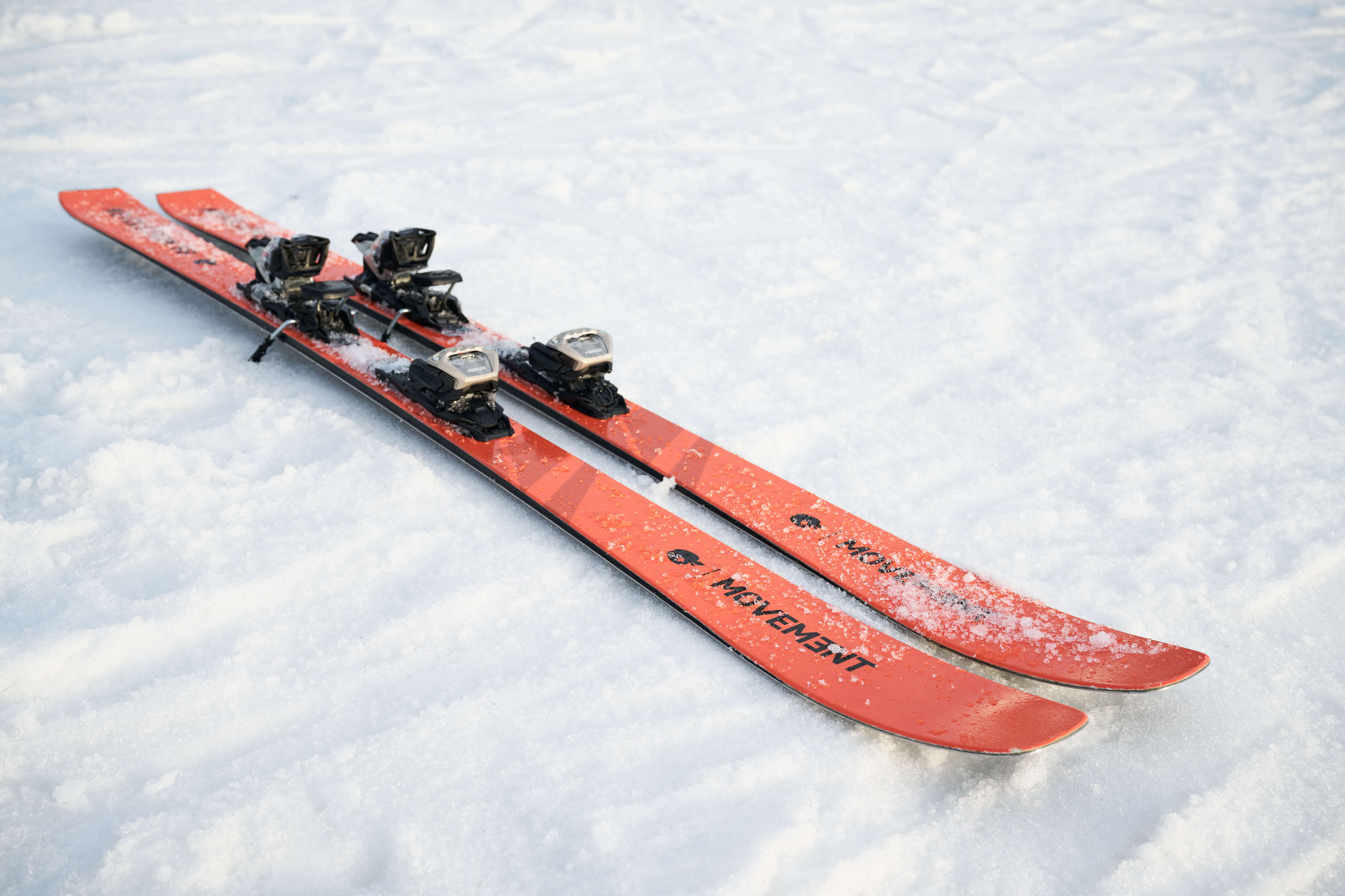 Movement Revolution 88 ski all mountain 173 cm patin 88