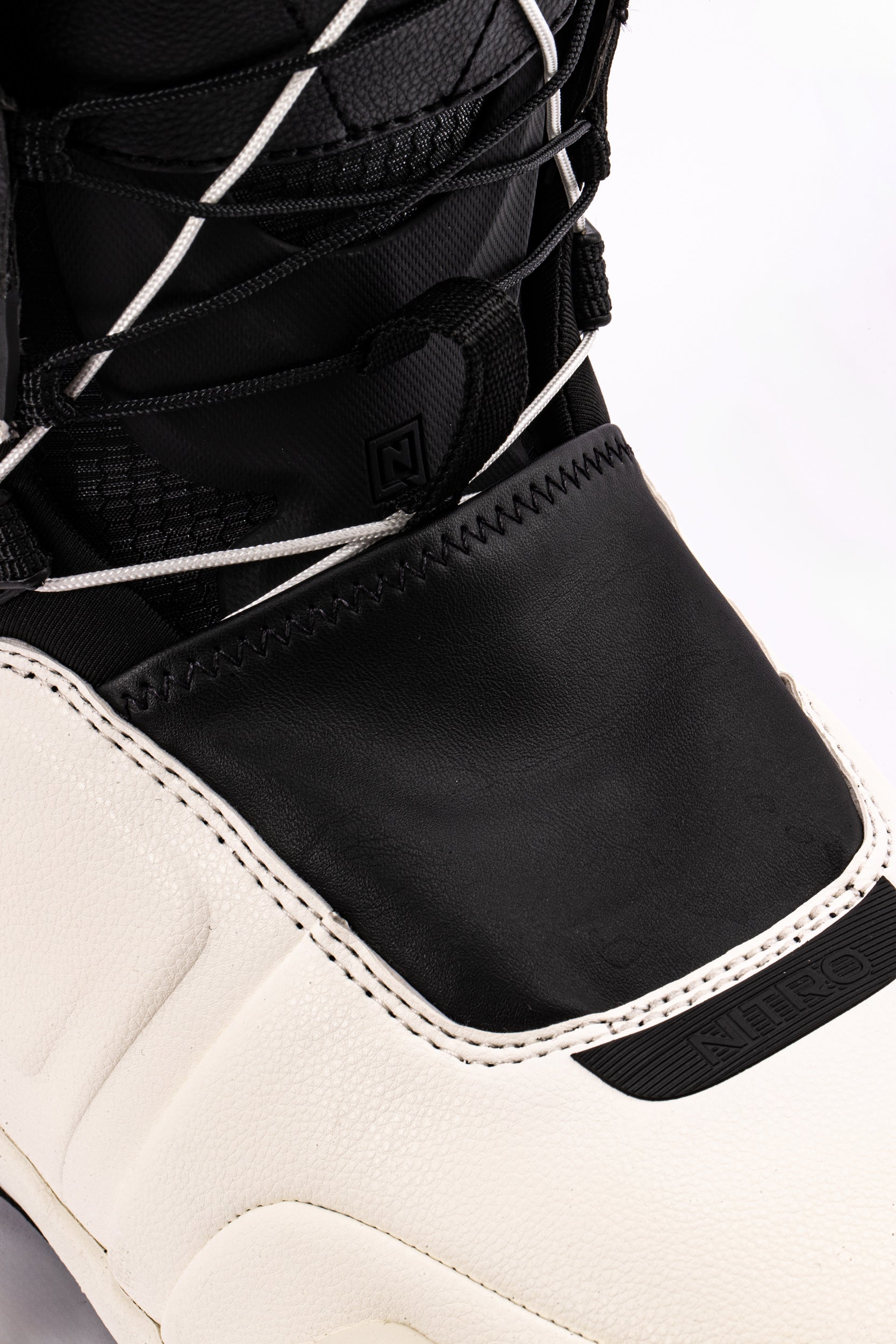Nitro Team Step On botte snowboard noir 270