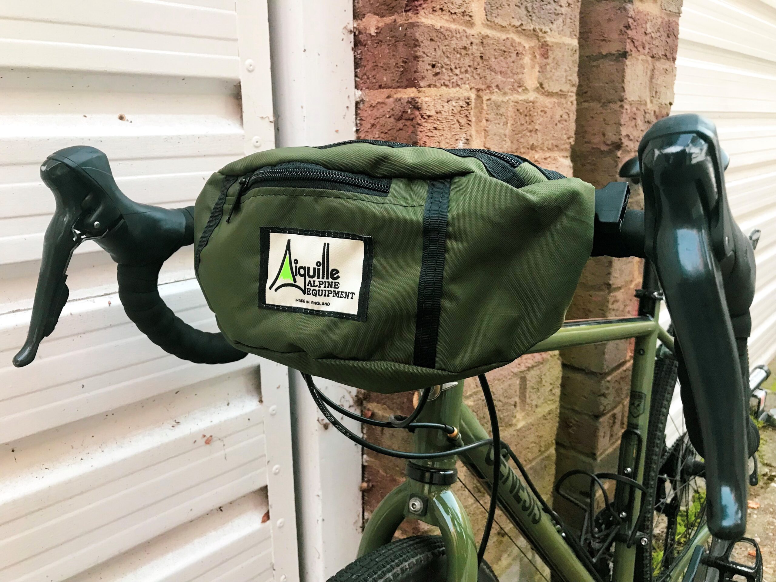Aiguille Handlebar Contour sac banane 3,5 L noir