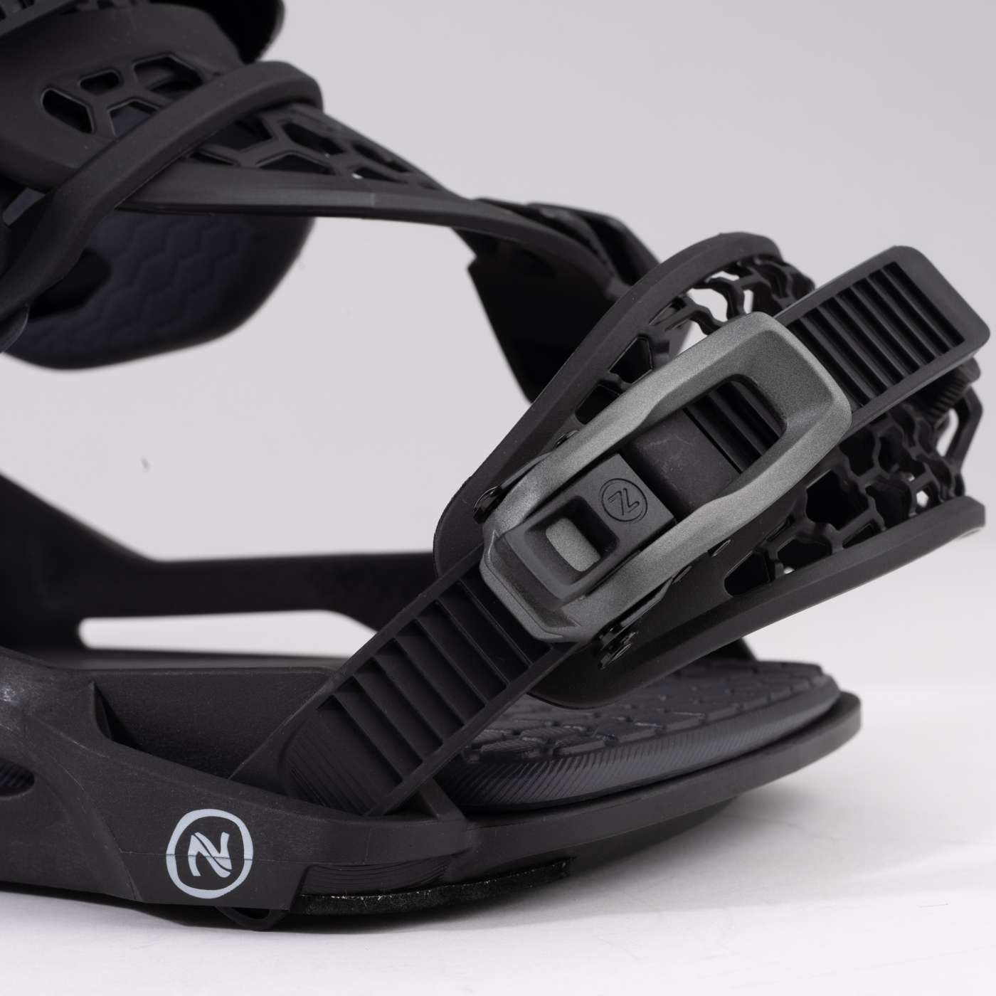 Nidecker Kaon-Plus 2025 fixations snowboard blanco rigide