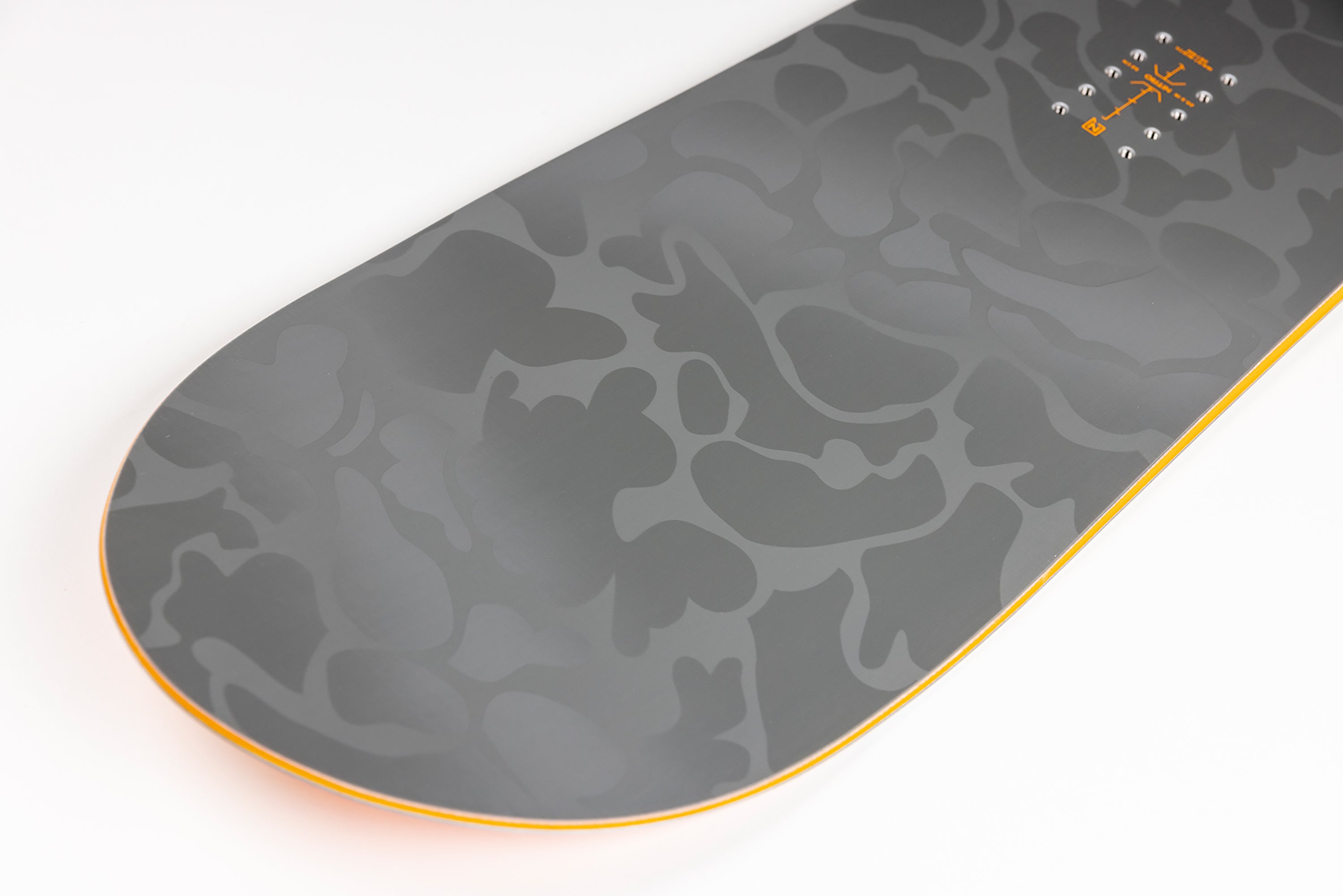 Nitro Dinghy snowboard homme 155w poudreuse