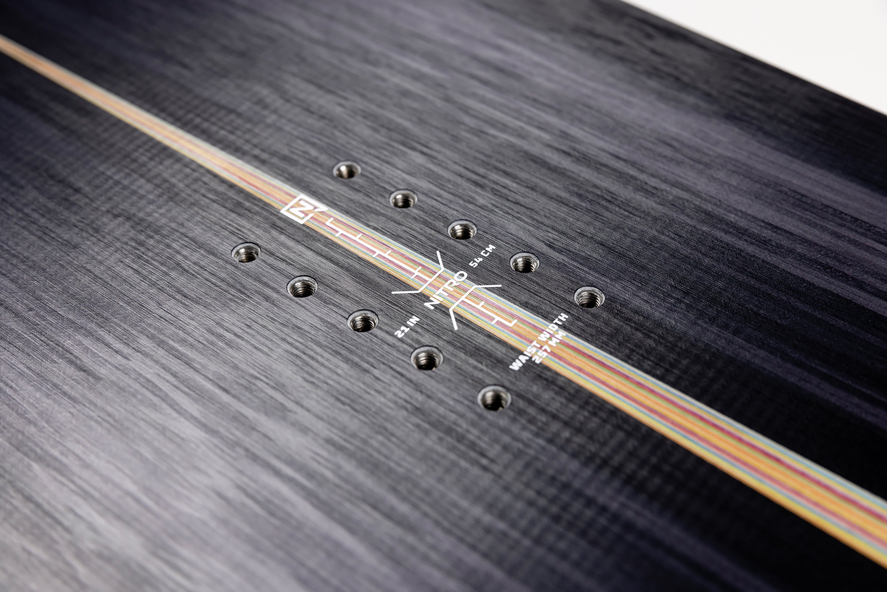 Nitro Squash 159MW planche snowboard carving poudreuse