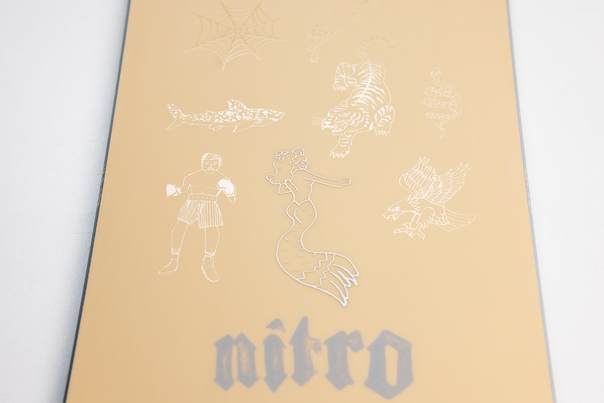 Nitro IKA snowboard 152 fish poudreuse