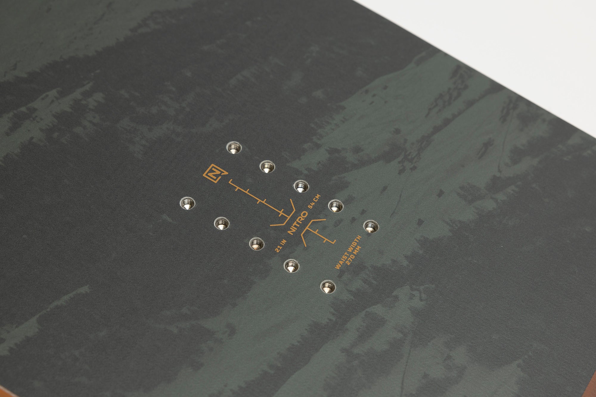 Nitro Magnum snowboard 163w all mountain poudreuse