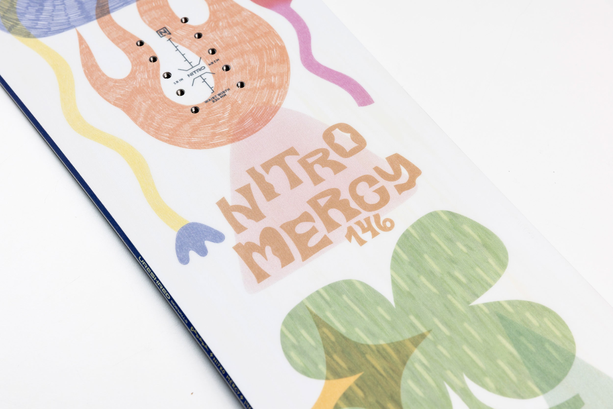 Nitro Mercy snowboard femme 142 freestyle park