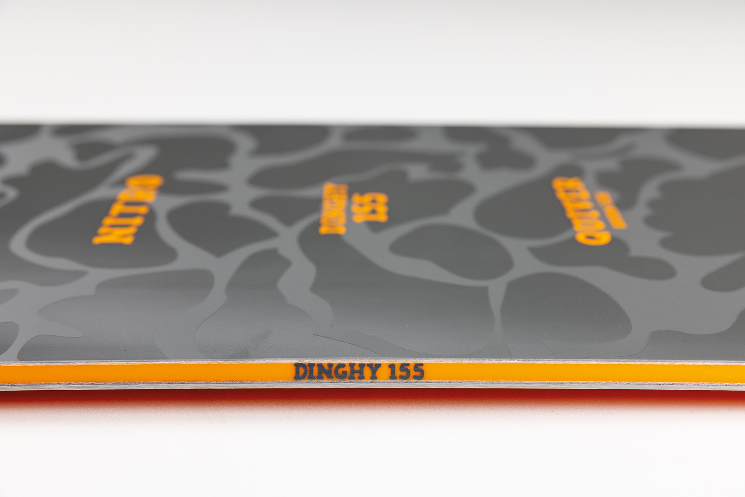 Nitro Dinghy snowboard homme 155w poudreuse