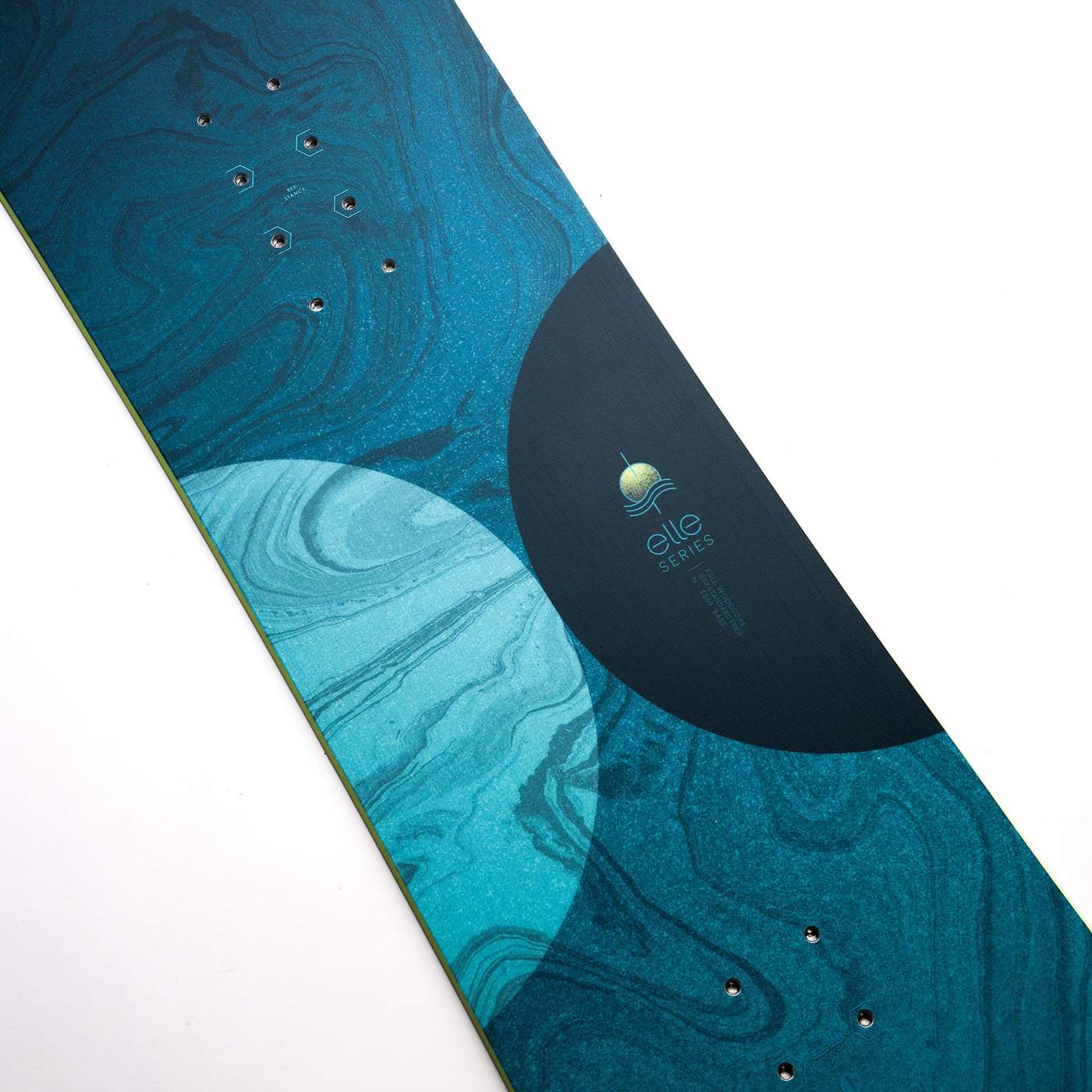 Nidecker Elle 2025 147 planche snowboard femme twin