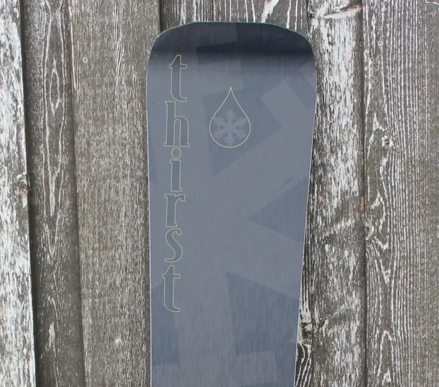 Thirst SF WARP 162 snowboard alpin petit rayon