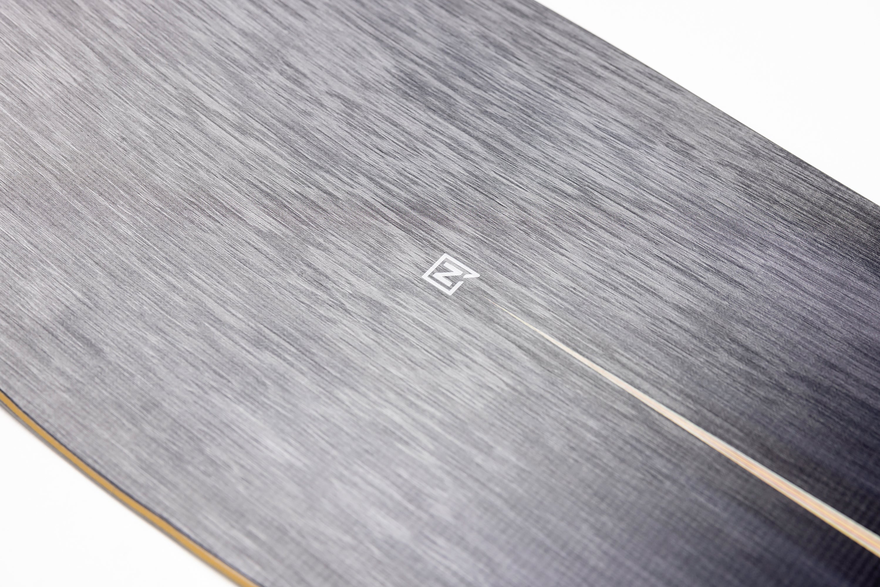 Nitro Squash 159MW planche snowboard carving poudreuse
